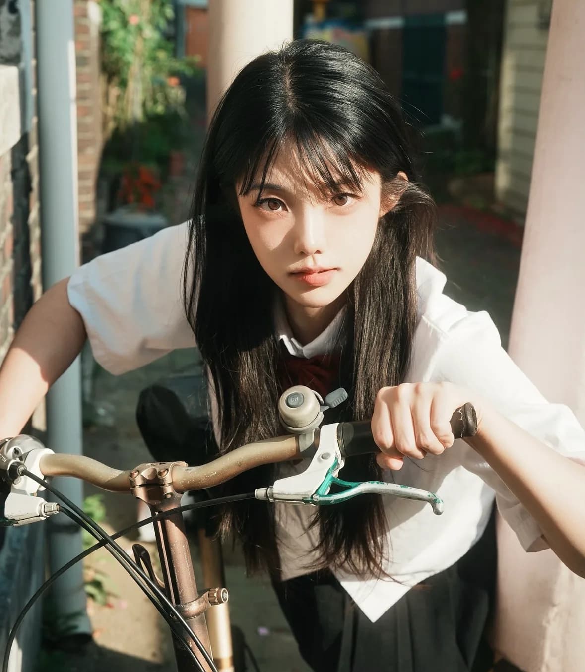 시로
 스튜디오 로고